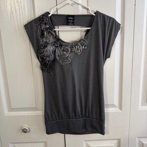 Vanity‎ gray 3D bow detail top size small